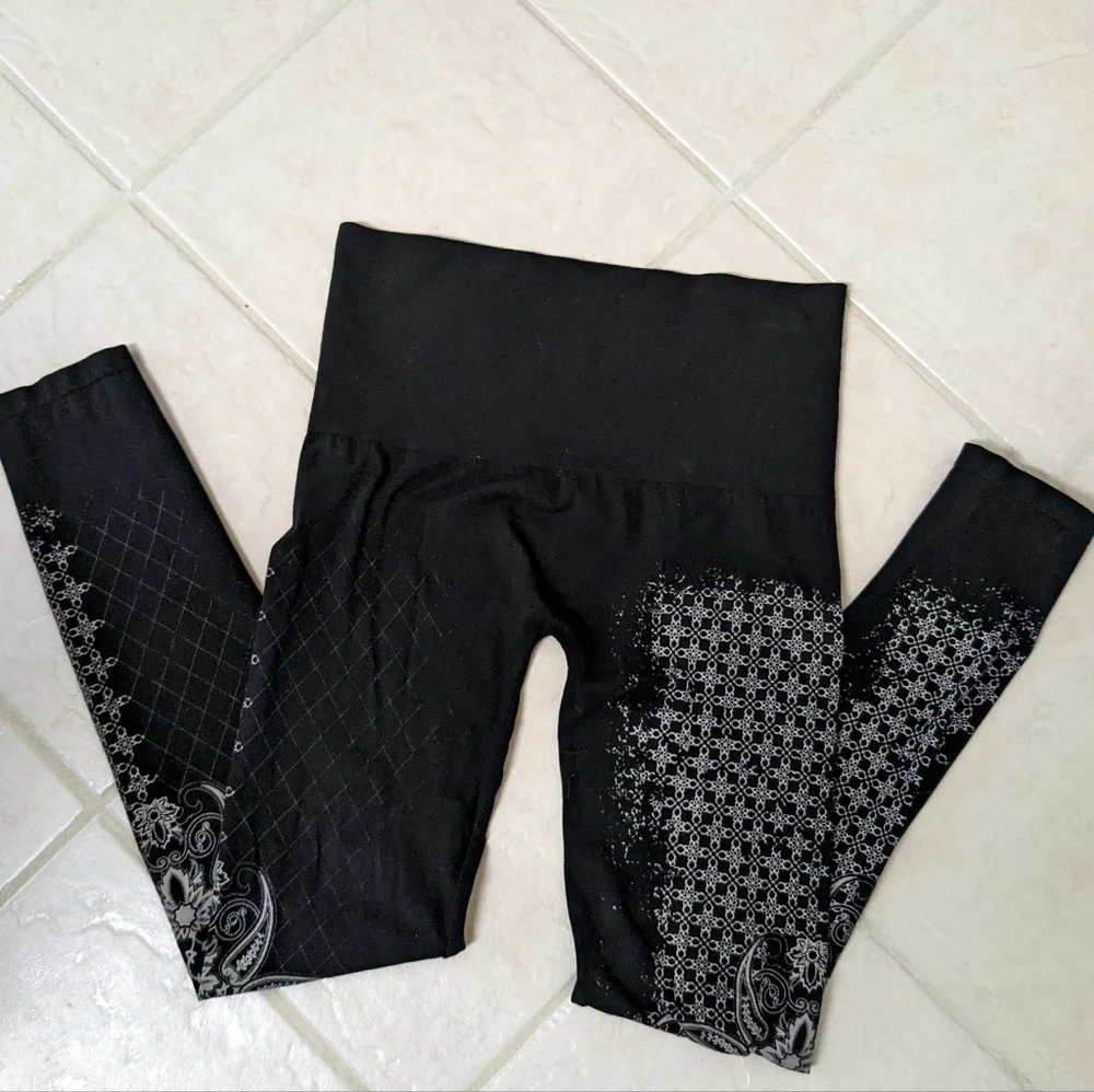 M Rena Leggings - Picture 2 of 5